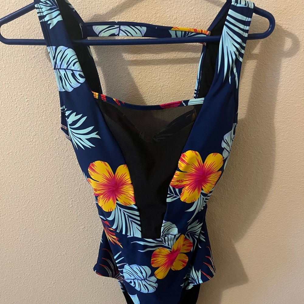 Floral bathing suit/swimsuit
